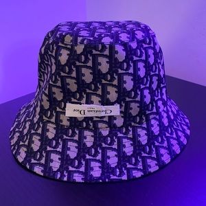 DIOR bucket hat